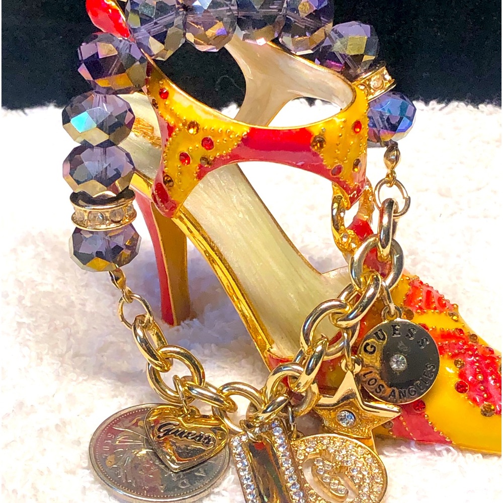 ⭐️🌹VINTAGE guess stretch and charm bracelet-purple and gold